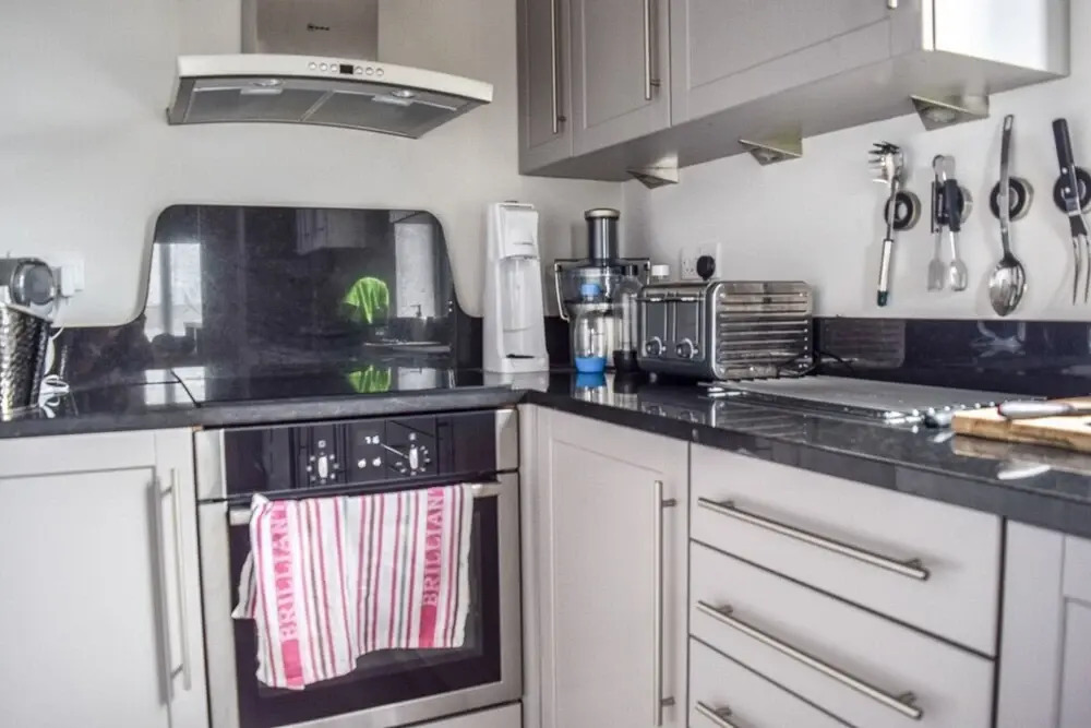 Luxurious 2 Bedroom Penthouse With Balcony