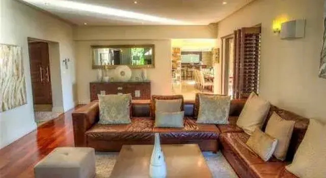 Roc Manor
