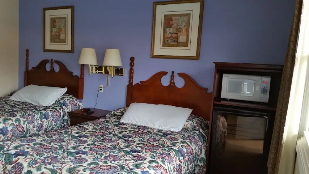 Spillway Motel