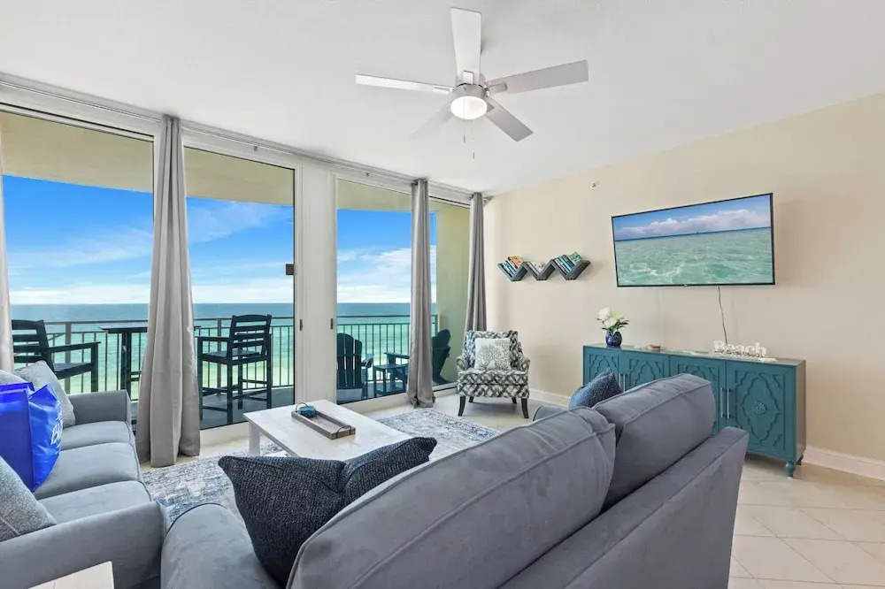 Beautiful 5th Floor Aqua Resort unit with direct Ocean Views, Sleeps 8