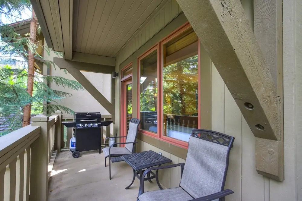 Premium 2 Bedroom Condo in Arrowhead Village! condo