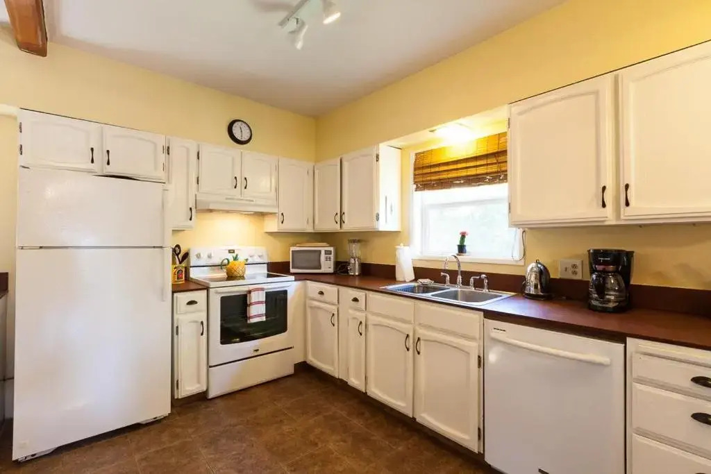 Heartbreak-Rvr/Mt View-4BR/2BA