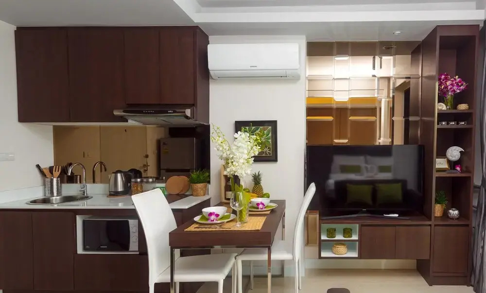 The Aristo Resort 32 by Holy Cow
