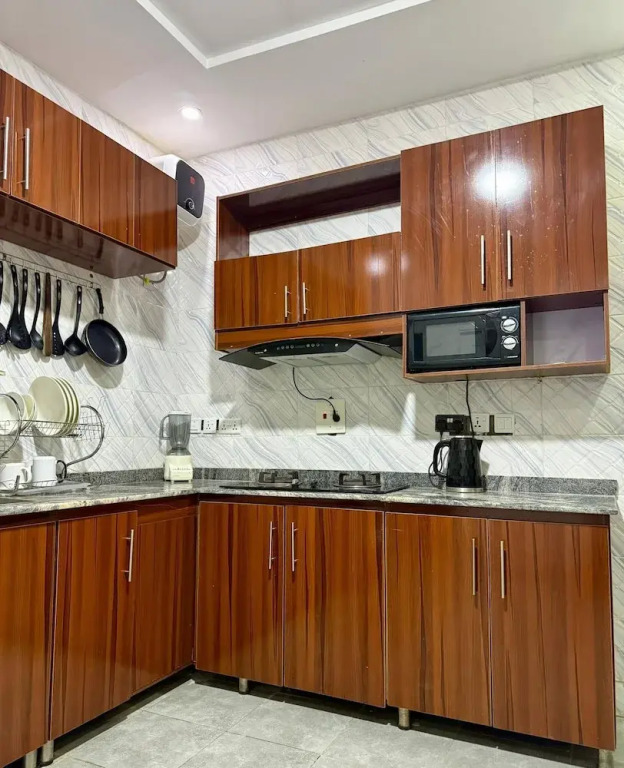 Luxurious 3BR Apartment 247 Power City Views