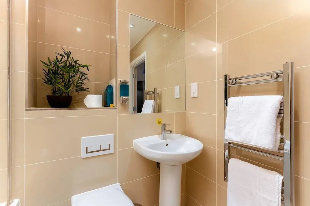 Skyvillion - Tower Point Enfield 1bed W Balcony