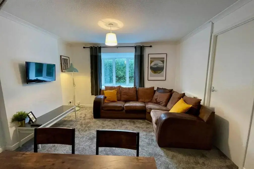 House Near Llandaff for up to 6 With Parking