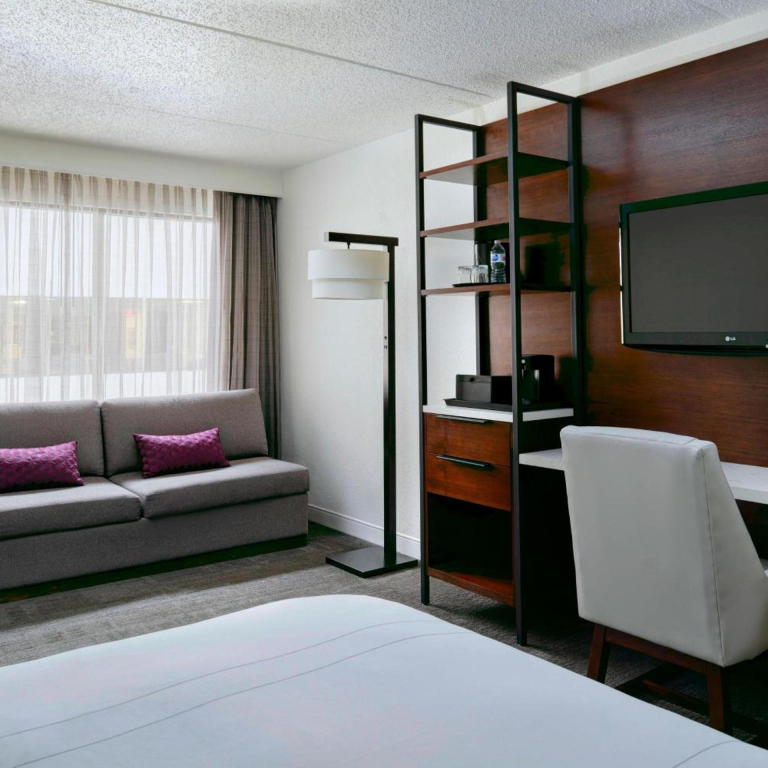 Marriott East Lansing at University Place