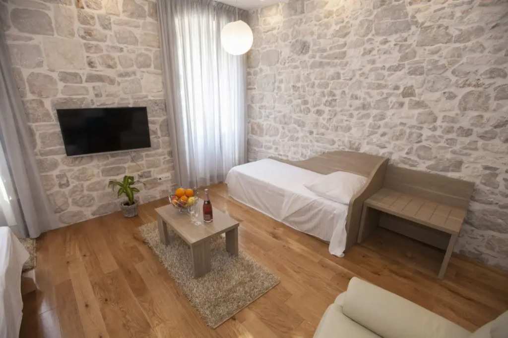 Tifani Luxury Rooms 2