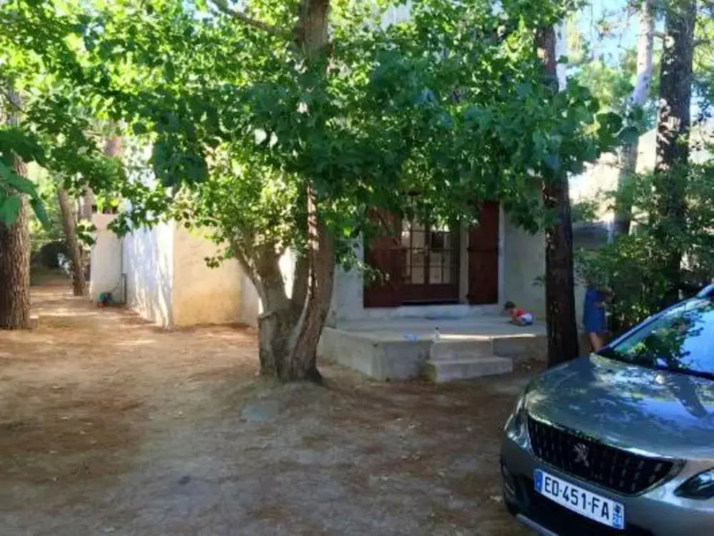 House with 3 Bedrooms in Lecci, with Enclosed Garden And Wifi