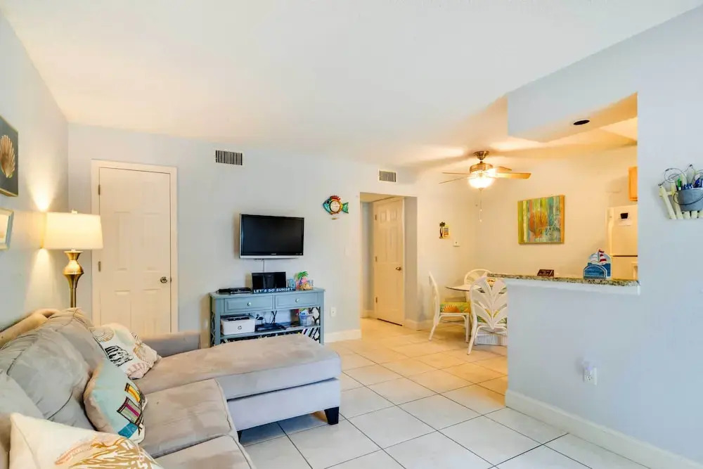 Steps to St. Pete Beach: Condo w/ Pool!