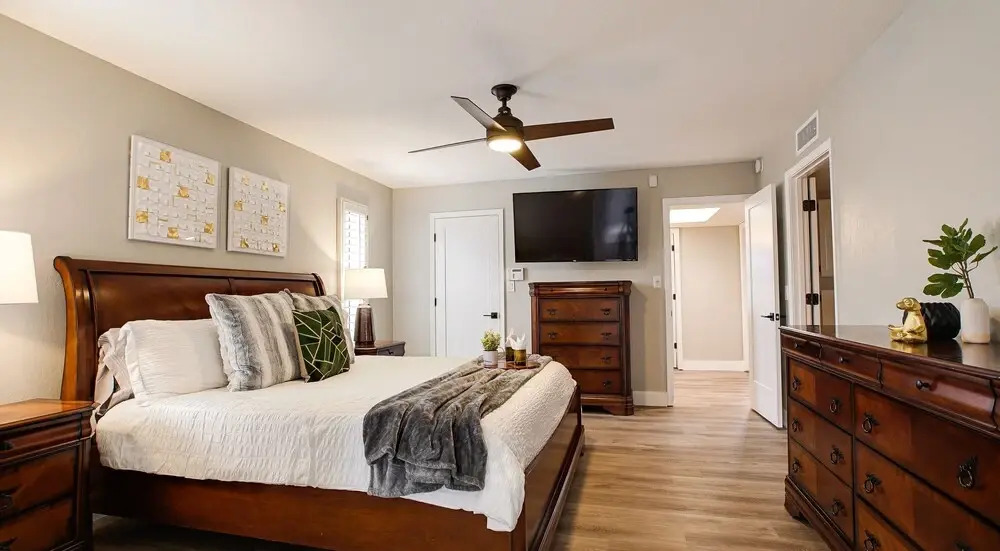 Heated Pool, Spa, & Garage! Near Kierland, shopping, dinning, & Scottsdale Quarter by RedAwning