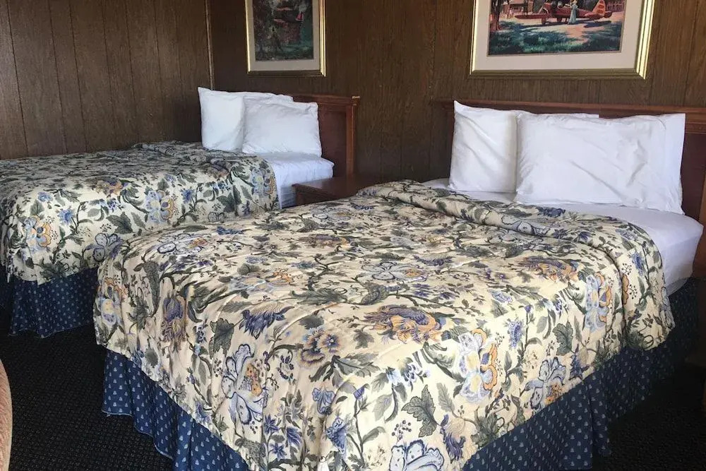 Sky-Palace Inn & Suites El Dorado