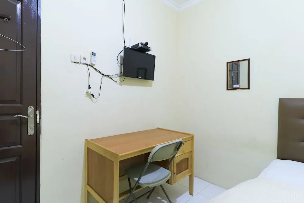 THE Hotel