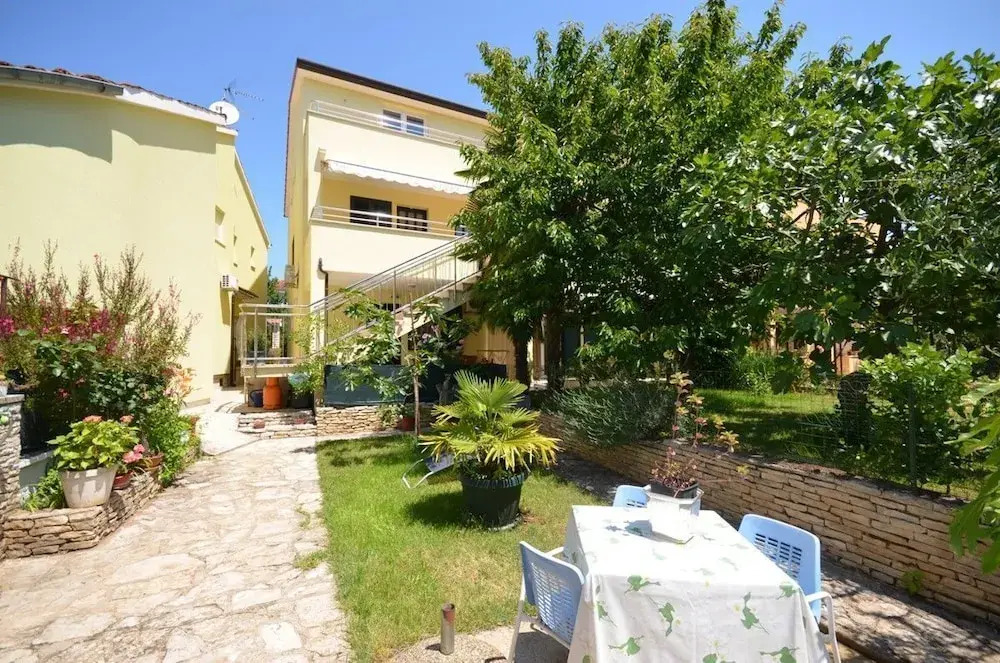 Apartments and Room Mirjana