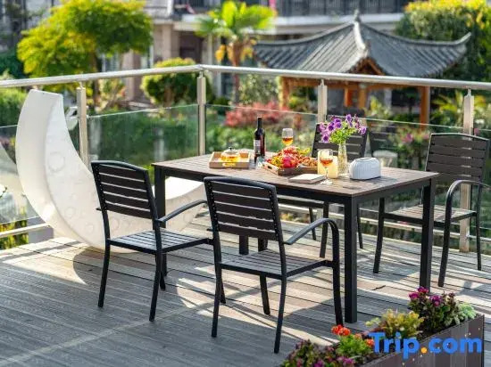 Tengchong Yueting Lanshe Hot Spring Homestay