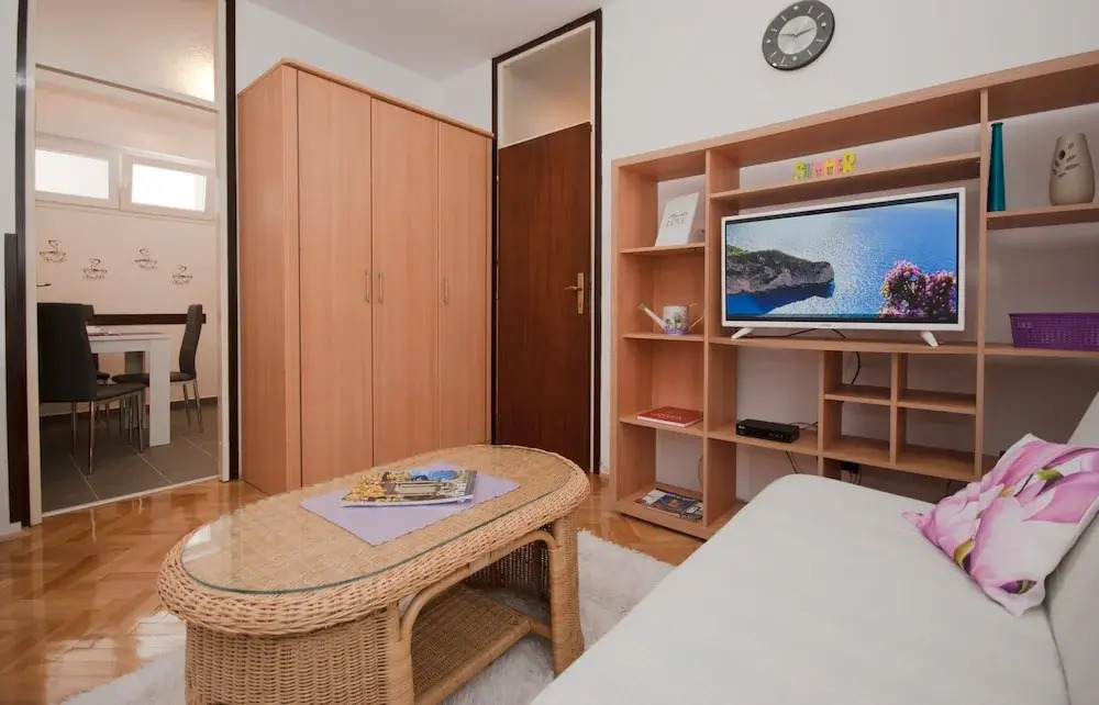 Studio apartment Tina