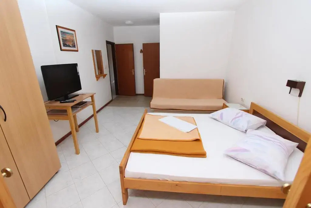 Room and Apartments Mariza