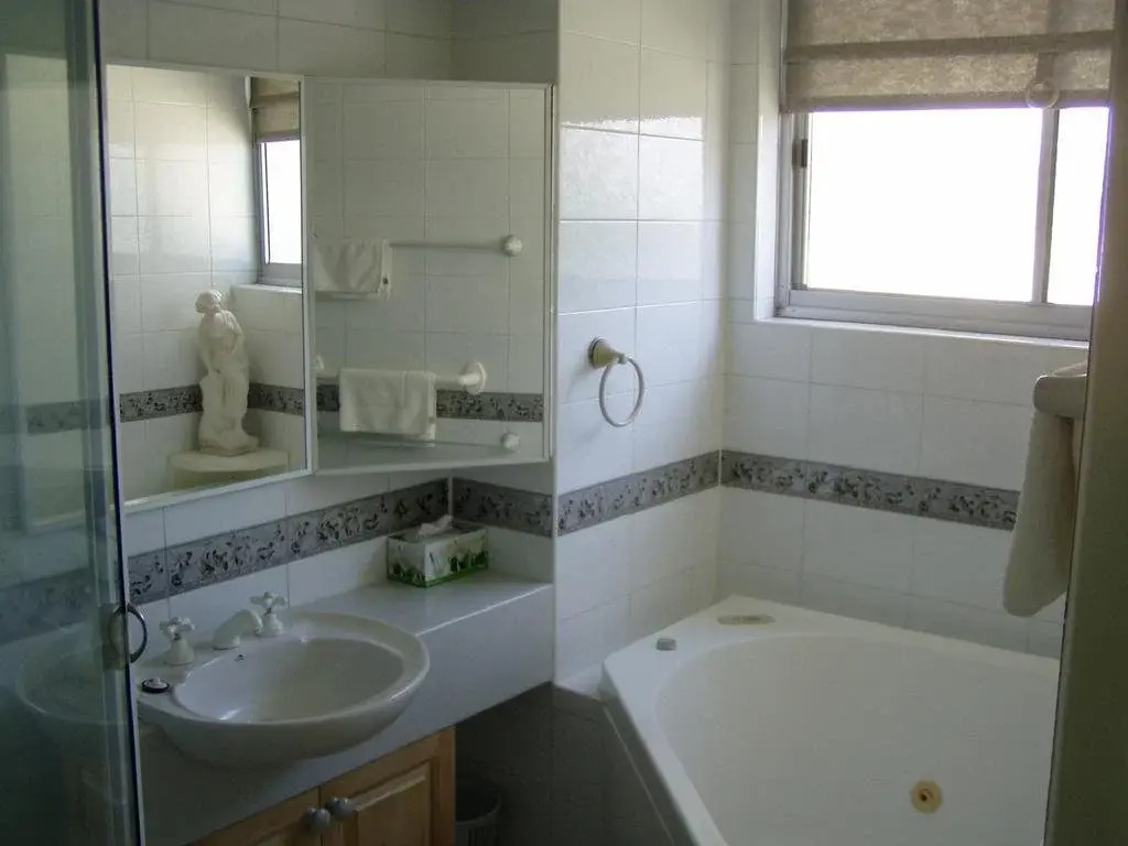 Anglesea Beachfront Court Holiday Units