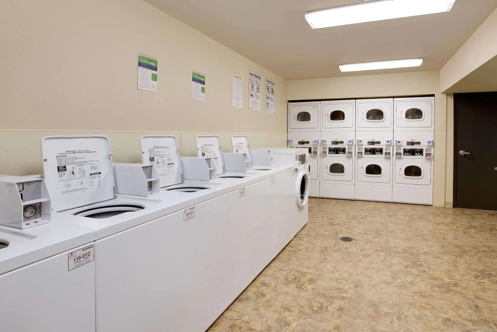 WoodSpring Suites Columbus North I-270