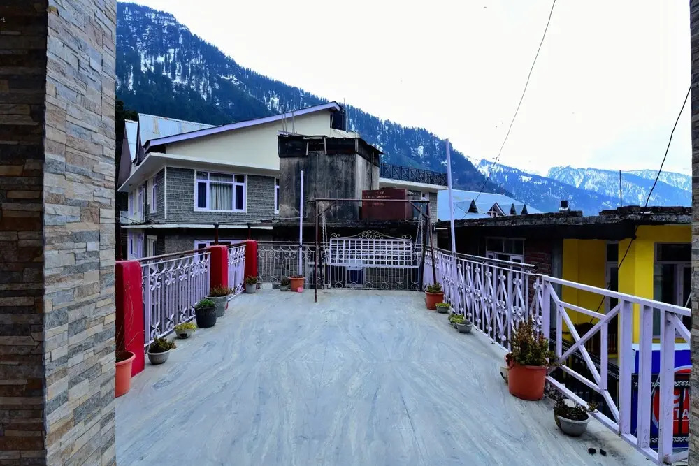 OYO Flagship 30387 Pine View Hotel Manali