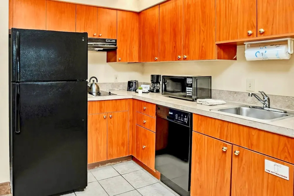 Modern 2 Queen Beds Suite Close to Disney
