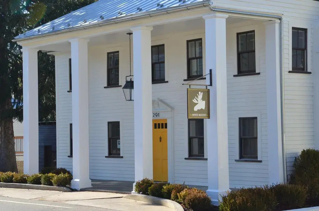 White Moose Inn