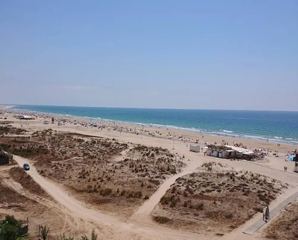Family Apartment Near the Beach