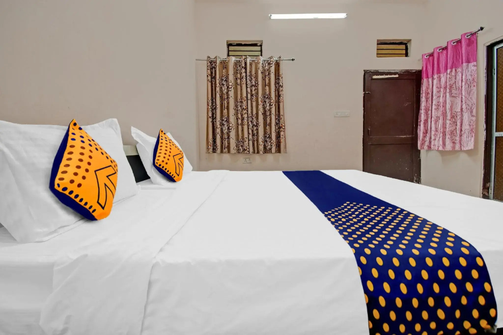 SPOT ON 80638 Hotel Radhe