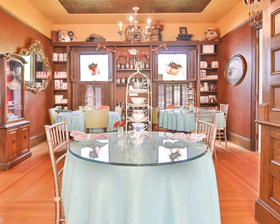 Mathis House, A Victorian Bed & Breakfast and Tea Room at 600 Main
