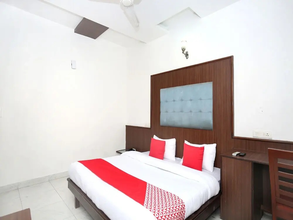 OYO 13139 Hotel Mohali Continental