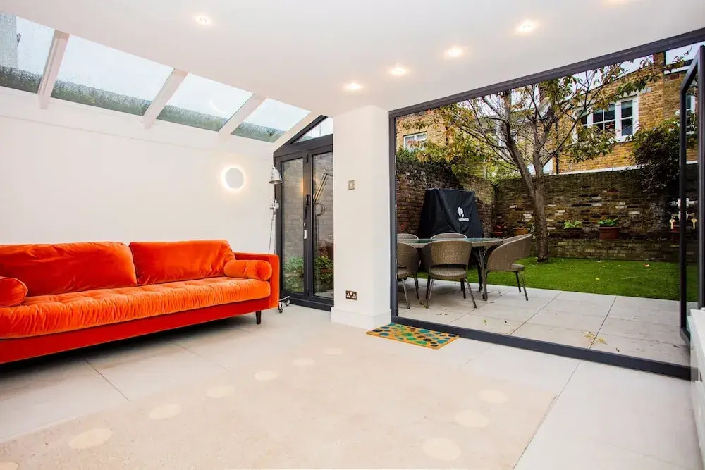5 Bedroom Home in West London