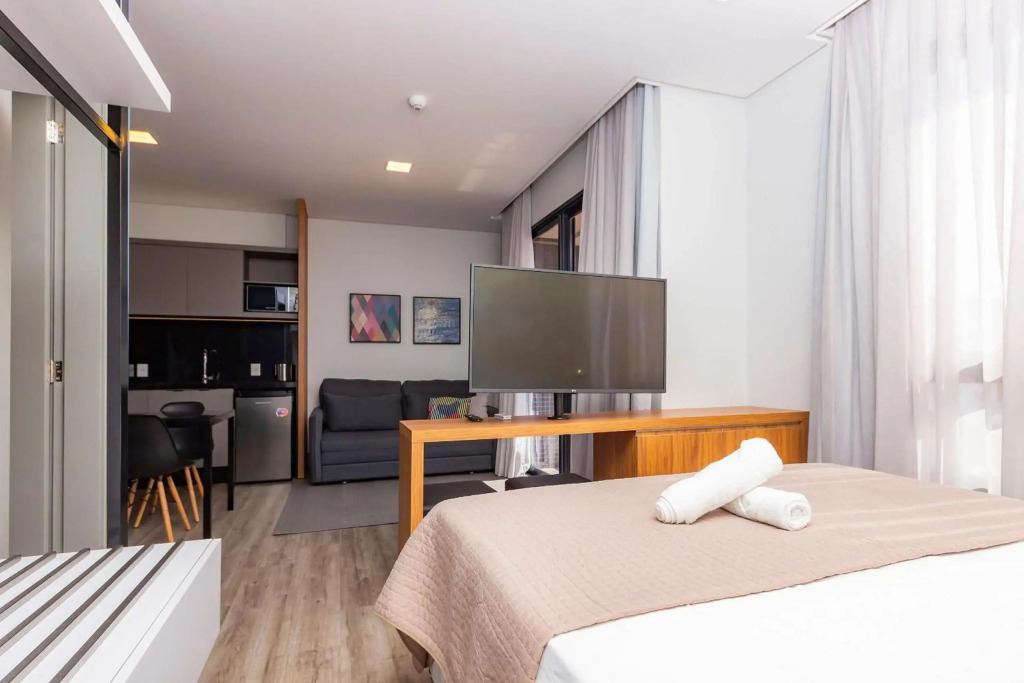 AION 205 - Apartamento a 50 metros da praia de Bombinhas - Piscina e Academia com Vista Panorâmica