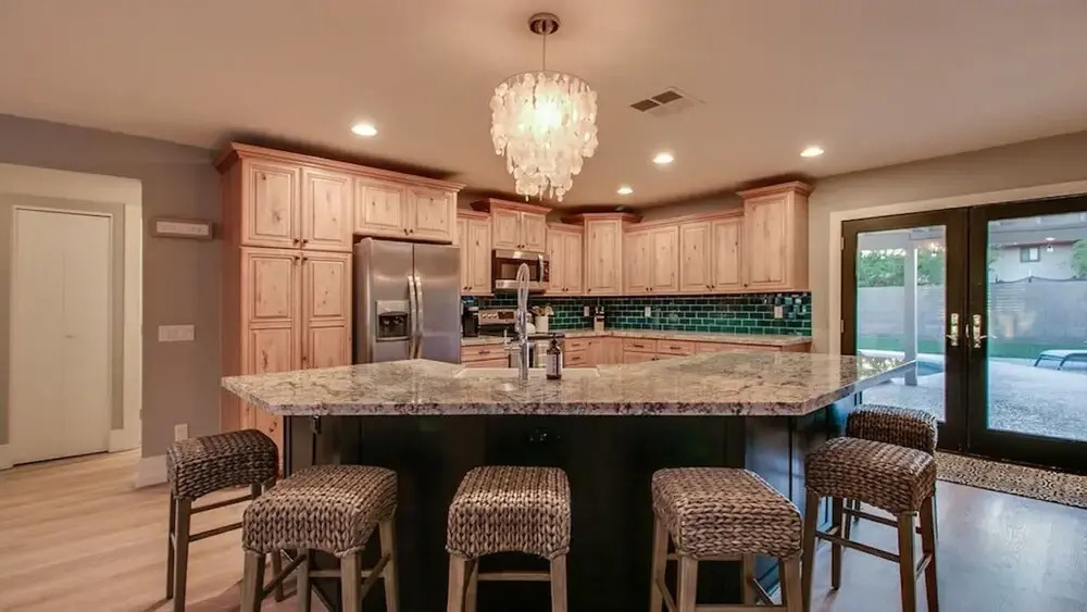 Relaxing 4 Bdrm Retreat in the Heart of Scottsdale