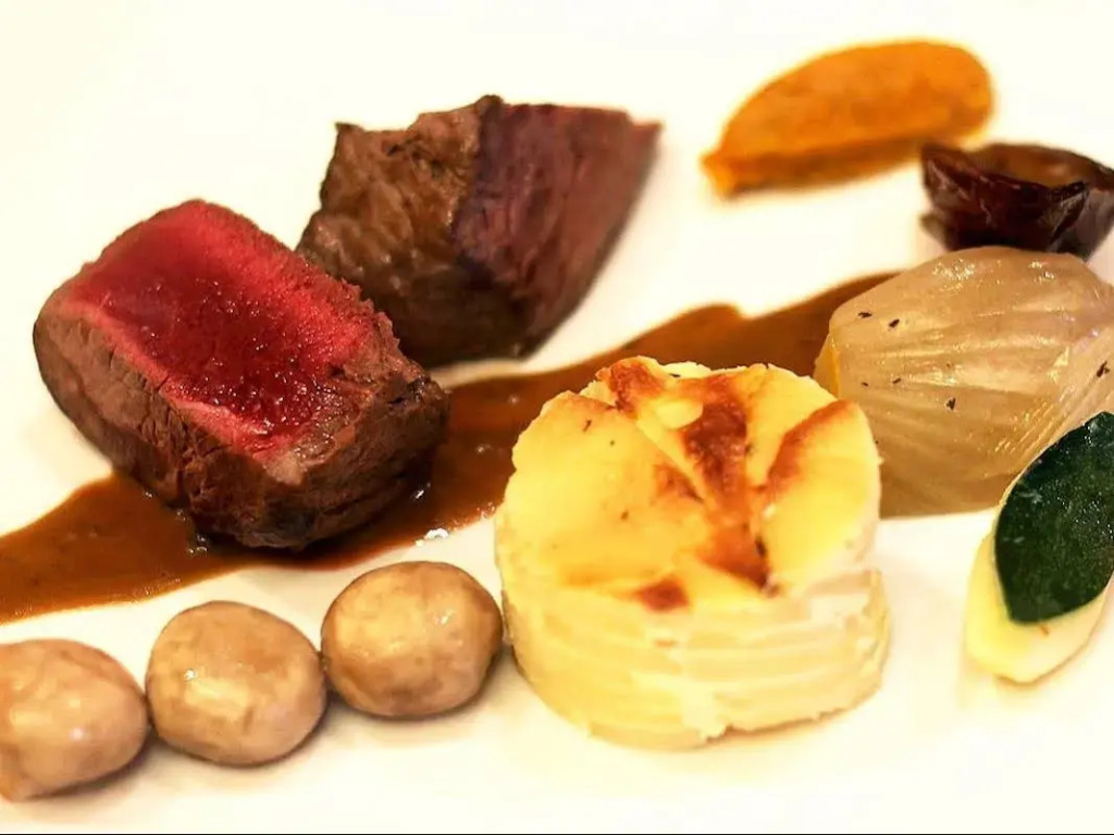 Le Grand Hôtel de Mayenne - Logis hôtels restaurant