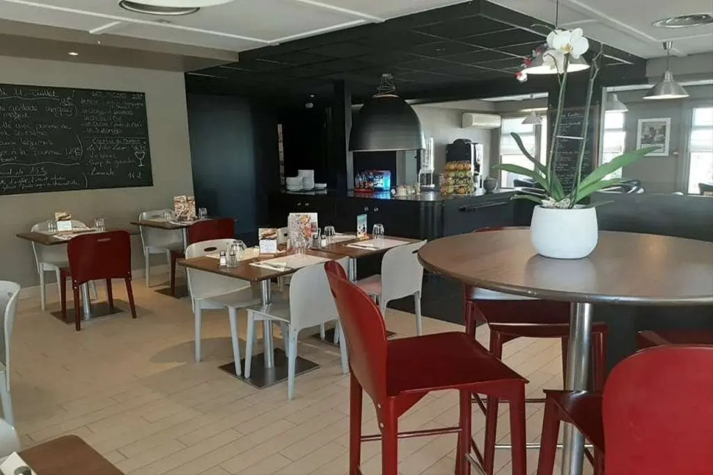 Kyriad Direct Montpellier Saint Jean De Védas - La Peyrière