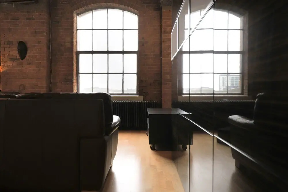 Quirky 1 Bedroom Warehouse Flat With Balcony