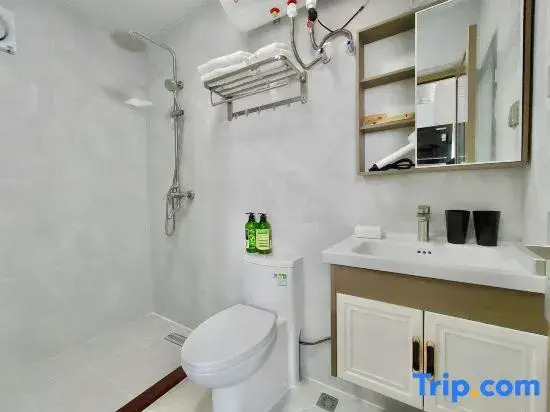 Zhaoqing Shiguang Apartment (Checheng Bar Street)