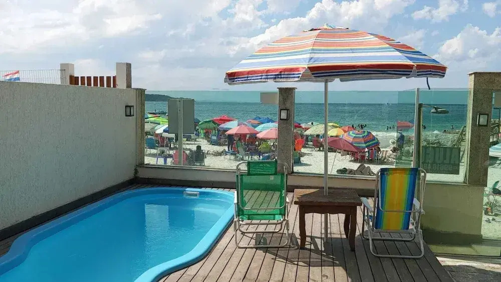 Triplex pé na areia