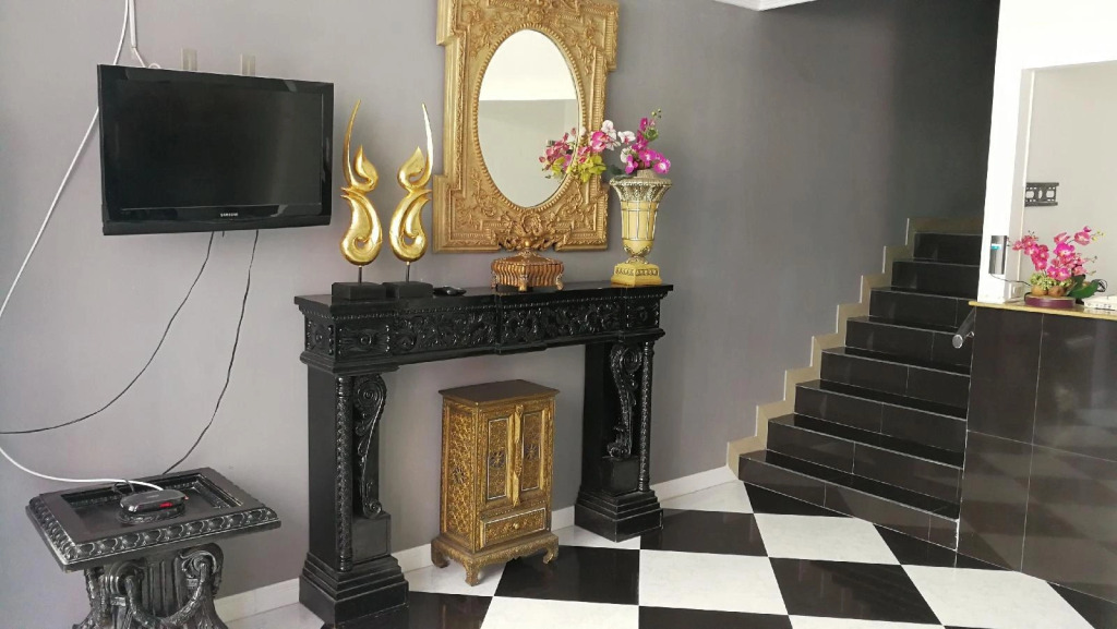 Q.D. Sweets Mansion 1