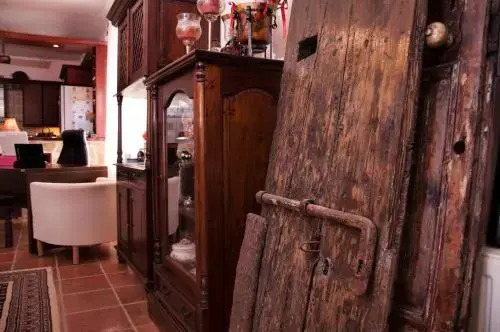 Evelina's Country House