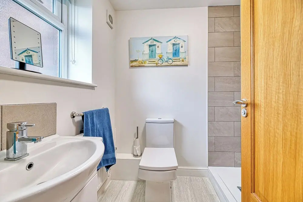 One Bed in Guilden Sutton by Guestz
