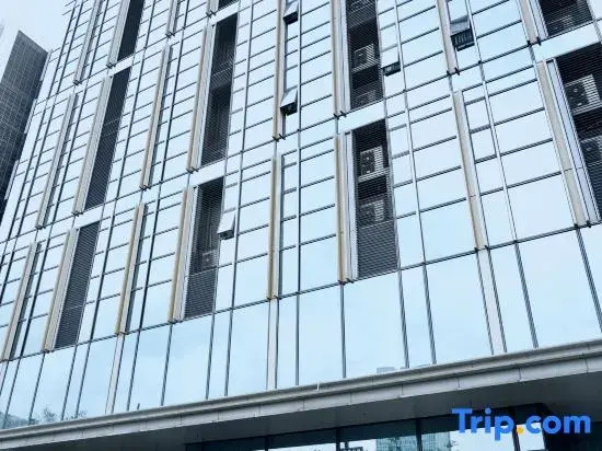 Autumn Thoughts High-Rise Scenic Administrative Apartment