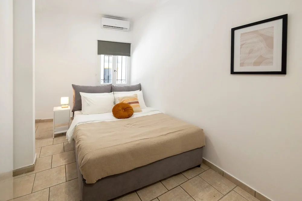 Phaedrus Living: Athens Studios Angel