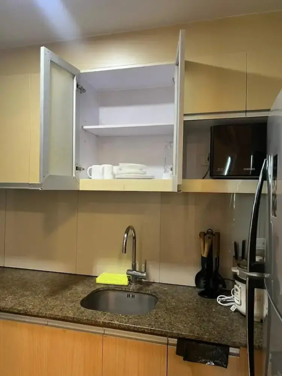 Condo Resort 1 Br by Rosenda B.
