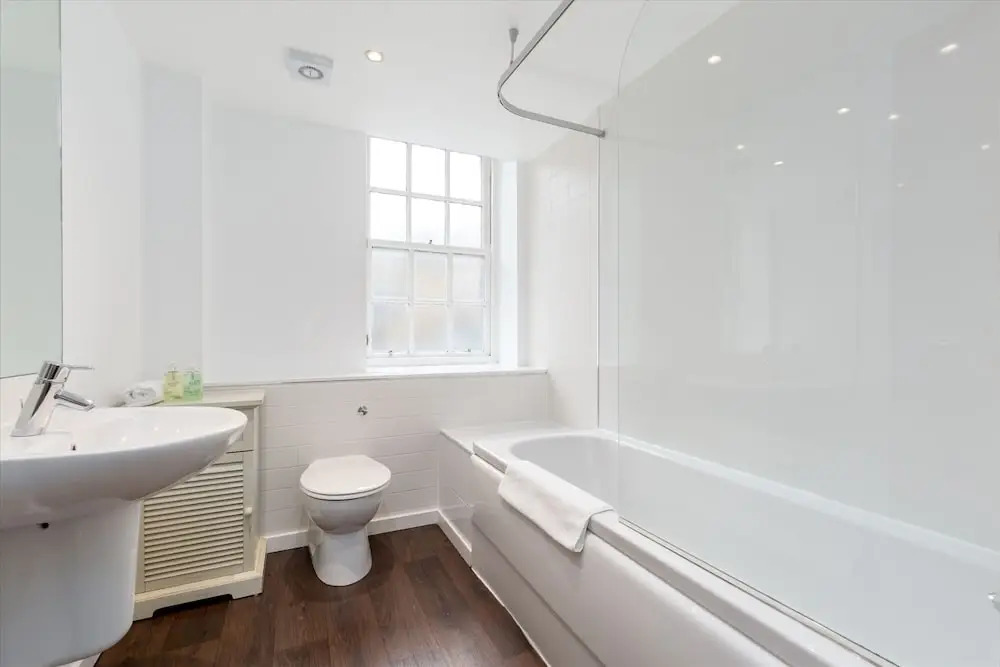 Silver Lining - Grassmarket Apartments