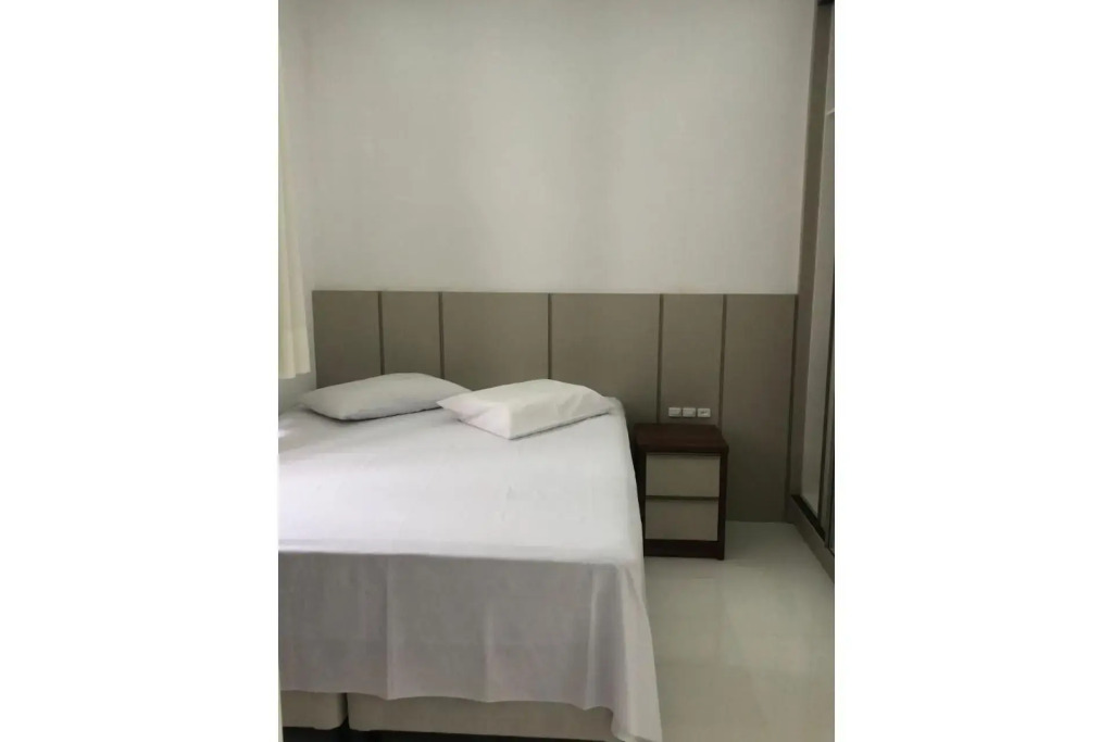 Apartamento 2 suítes Meia Praia