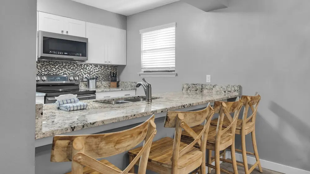 2br/2.5ba, Pool, Tennis, Beach Access!