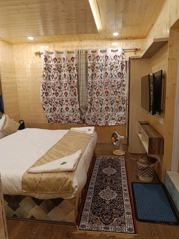 Hotel Pahalgam View