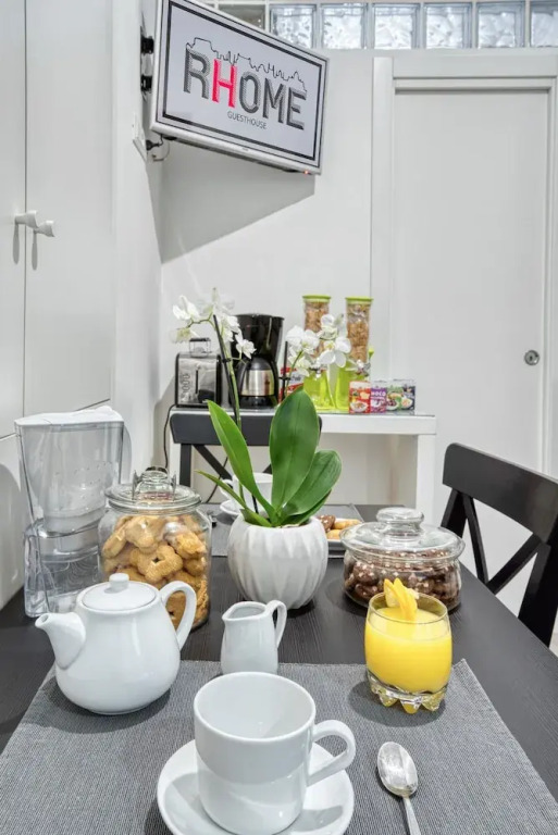 Rhome Guest House