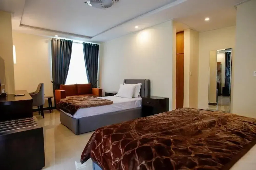 Grand Premium Continental Hotel